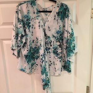 Soft, loose fitting blouse